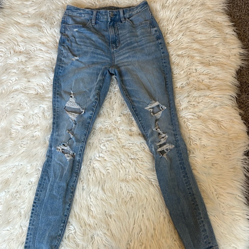 Light blue ripped American Eagle jeans for women size 4.